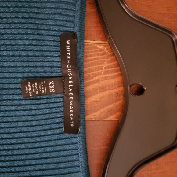 Detailed sleeve Sweater - Picture 3 of 4